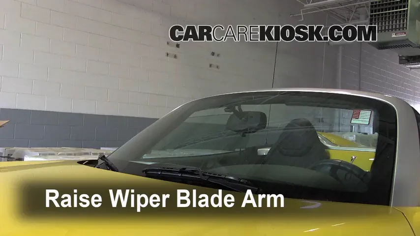 2007 Pontiac Solstice 2.4L 4 Cyl. Windshield Wiper Blade (Front)